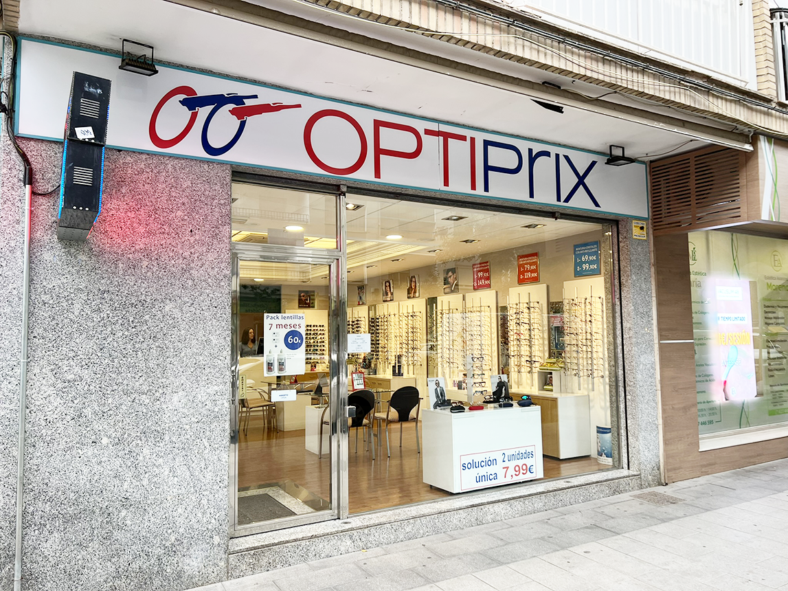 fachada optica en el zaidin